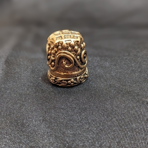 Dan Riccio Bronze Sculpted Ornate Vintage 80s Collectible Thimble - Picture 2 of 11